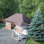 Zolota Pidkova & River Chalet Slavsko