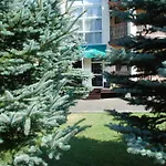 Zolota Pidkova & River Chalet