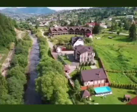 Chalet Zolota Pidkova & River Slavske