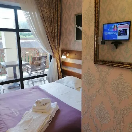 Zolota Pidkova & River Slavske