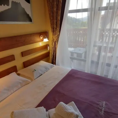 Zolota Pidkova & River 斯拉夫西克