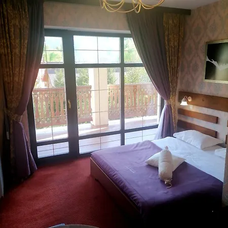 Zolota Pidkova & River Chalet *