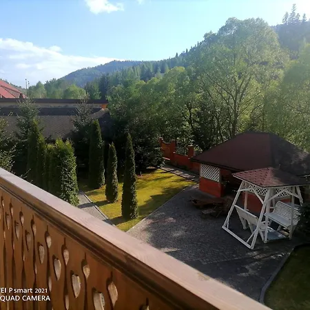 Zolota Pidkova & River Chalet *