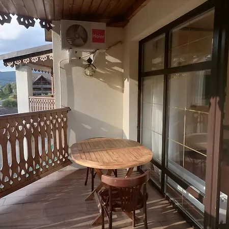 Chalet Zolota Pidkova & River