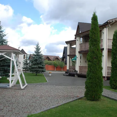 Chalet Zolota Pidkova & River