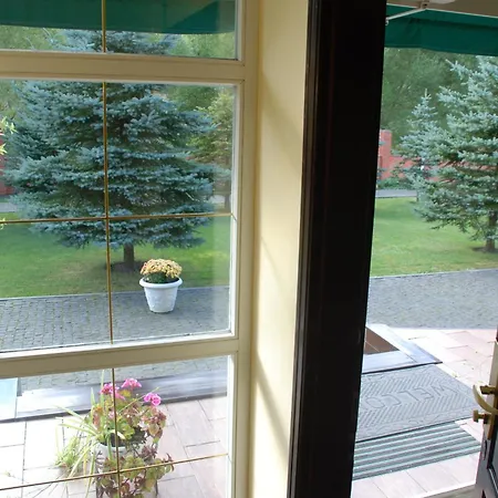 Zolota Pidkova & River