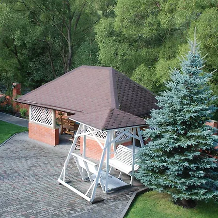 Zolota Pidkova & River Chalet Slavsko