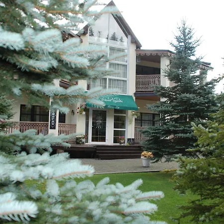 Chalet Zolota Pidkova & River