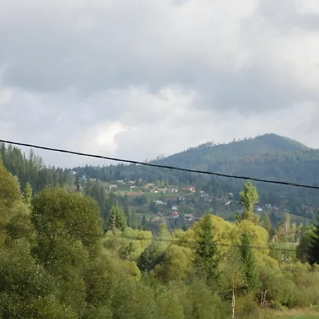 Zolota Pidkova & River 木屋 *