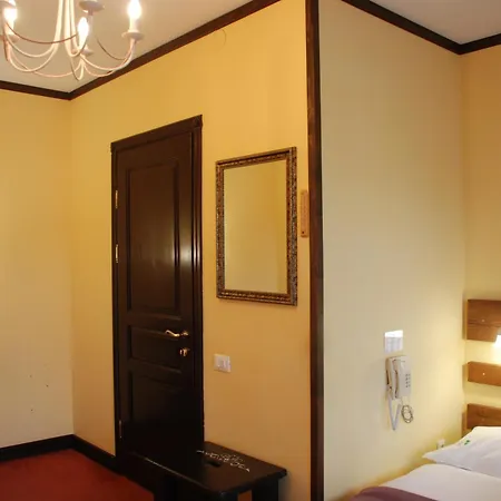 Zolota Pidkova & River Chalet