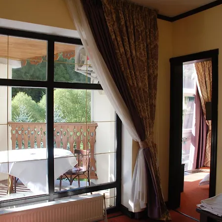 Chalet Zolota Pidkova & River *