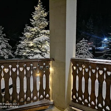 Zolota Pidkova & River Chalet *