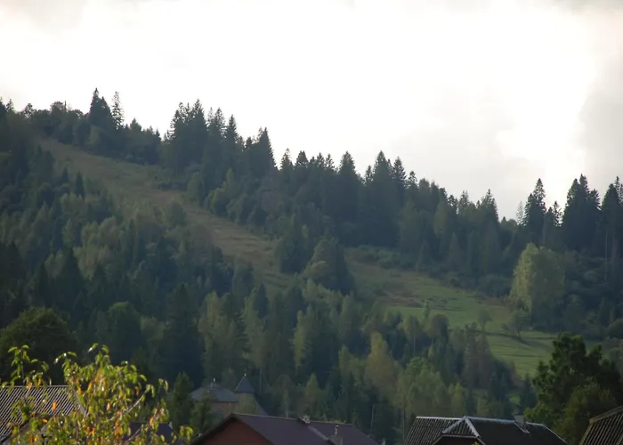 Zolota Pidkova & River Chalet Slavske